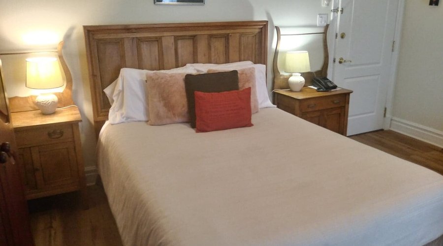 Chambre 1 lit queen + 1 lit simple
Occupation double ou triple