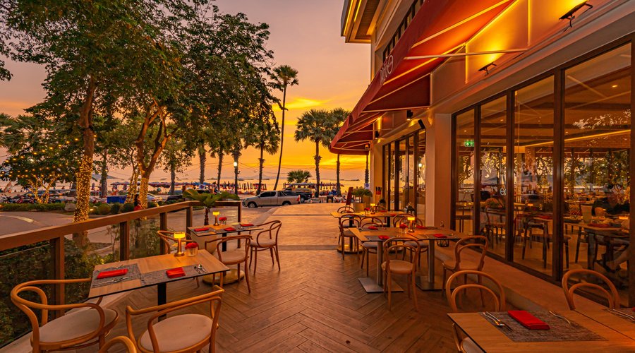 Turn an ordinary meal into a special one at Prego Pattaya, who is waiting to welcome you in an Italian-style atmosphere. Also, you will meet a giant pizza oven in the middle of the restaurant with a sea view. All this is waiting for you to prove it.  🍽 Our menu https://bit.ly/3Ei4Enw 🕛 Open daily from 12:00 noon - 11:00 pm. 📞 For more information : 038-418-419