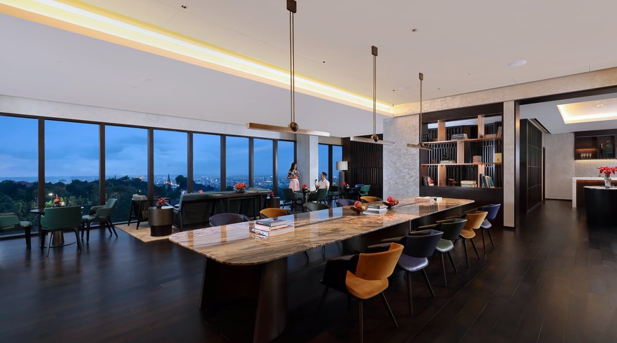 Club Lounge