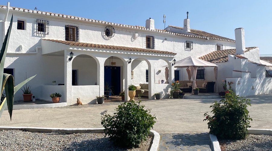 Fantastic small hotel , with individually styled ensuite rooms, swimming pool, beautiful grounds , friendly attentive owners and delicious food .  Perfect for a group break or a romantic few days away.  Beautiful walks and cycling right from the door.