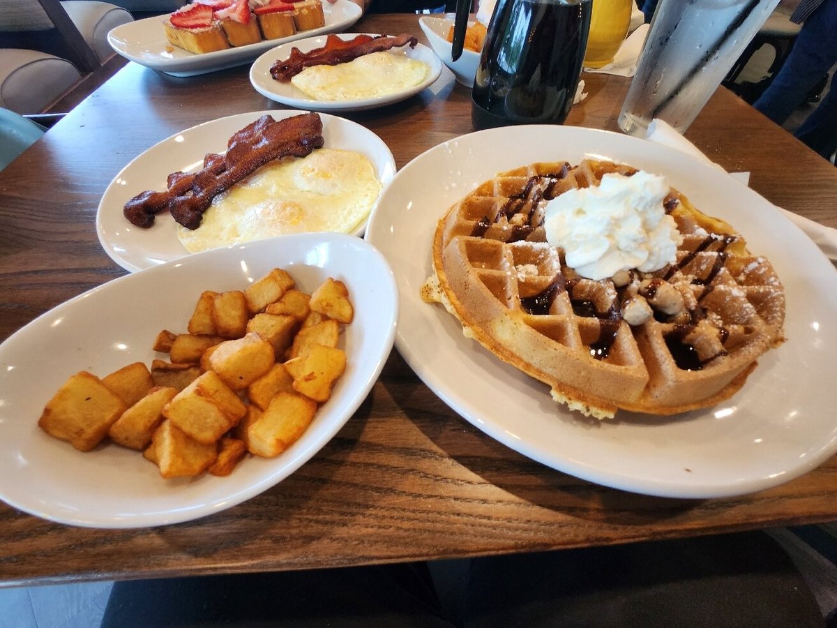 ANOTHER BROKEN EGG CAFE, Pensacola - 1590 E. Nine Mile Rd - Photos ...