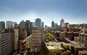 DoubleTree by Hilton Montreal in Montreal