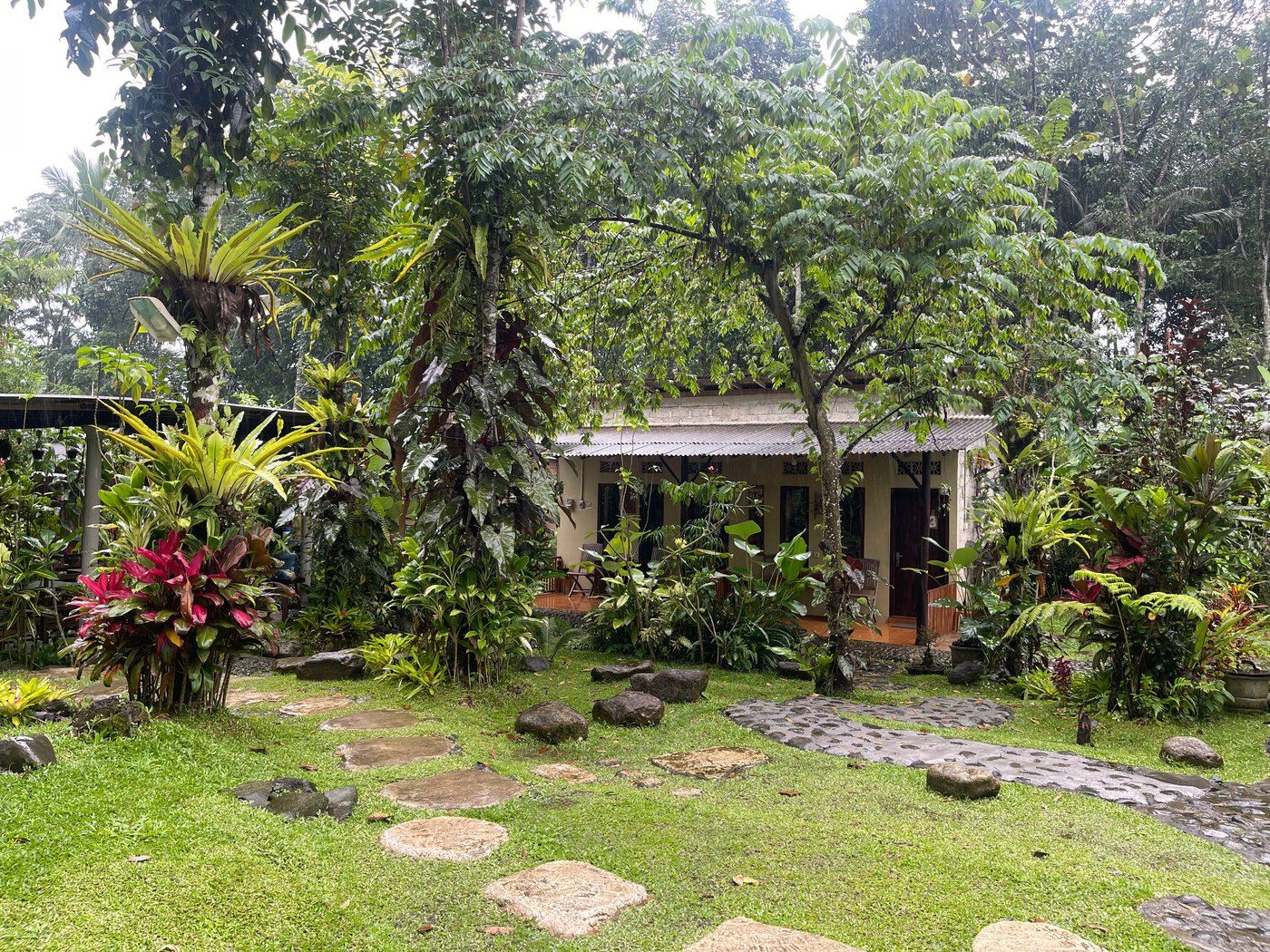 HADI HOMESTAY - Tourist Base Reviews (Banyuwangi, Indonesia)