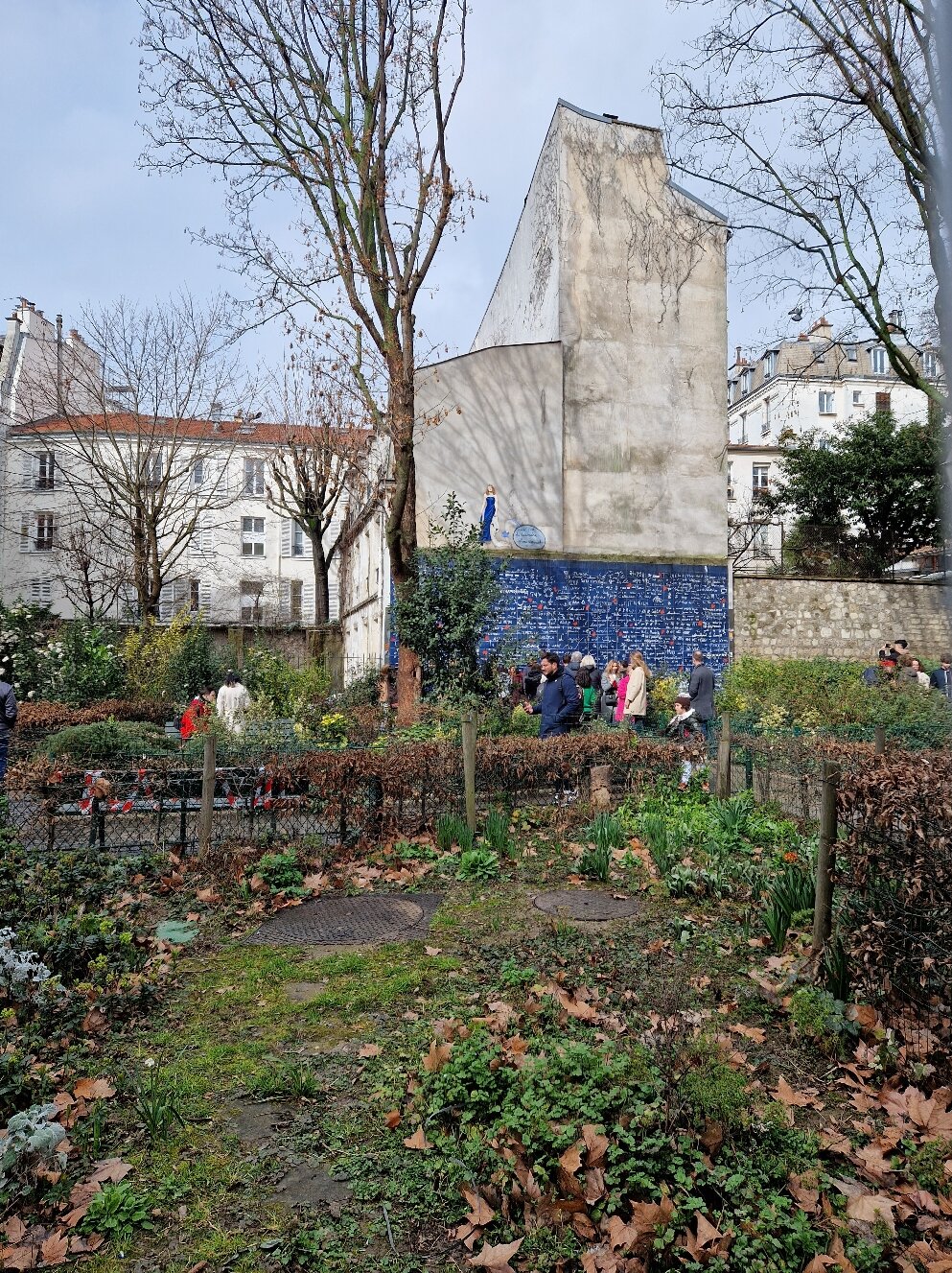 Jupe rue des outlet abbesses