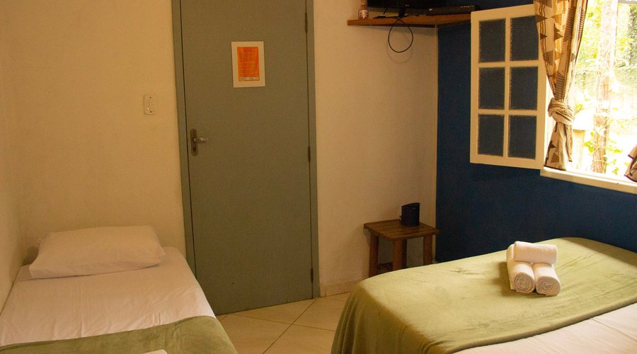 Quarto com duas camas Donna Leda Pousada