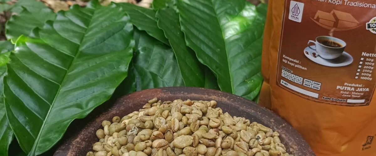 Kopikampung terbuat dari  biji kopi pilihan yg di olah secara tradisional menghasilkan racikan kopi yg sangat enak harum dan mengoda