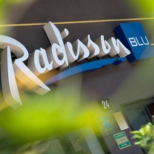 Entrance Hotel Logo