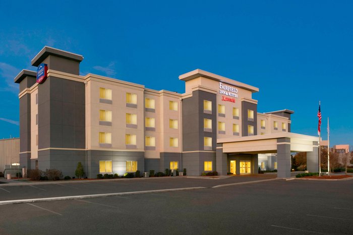 FAIRFIELD INN & SUITES BY MARRIOTT SMITHFIELD SELMA/I-95 $103 ($̶1̶1̶7̶ ...