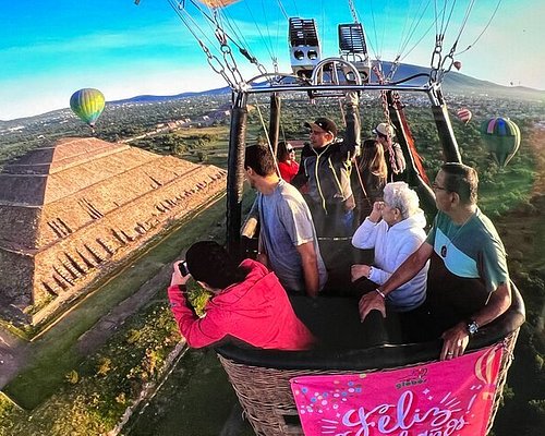 bus tour in mexico