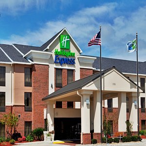 Welcome to the Holiday Inn Express & Suites Sulphur Lake Charles.