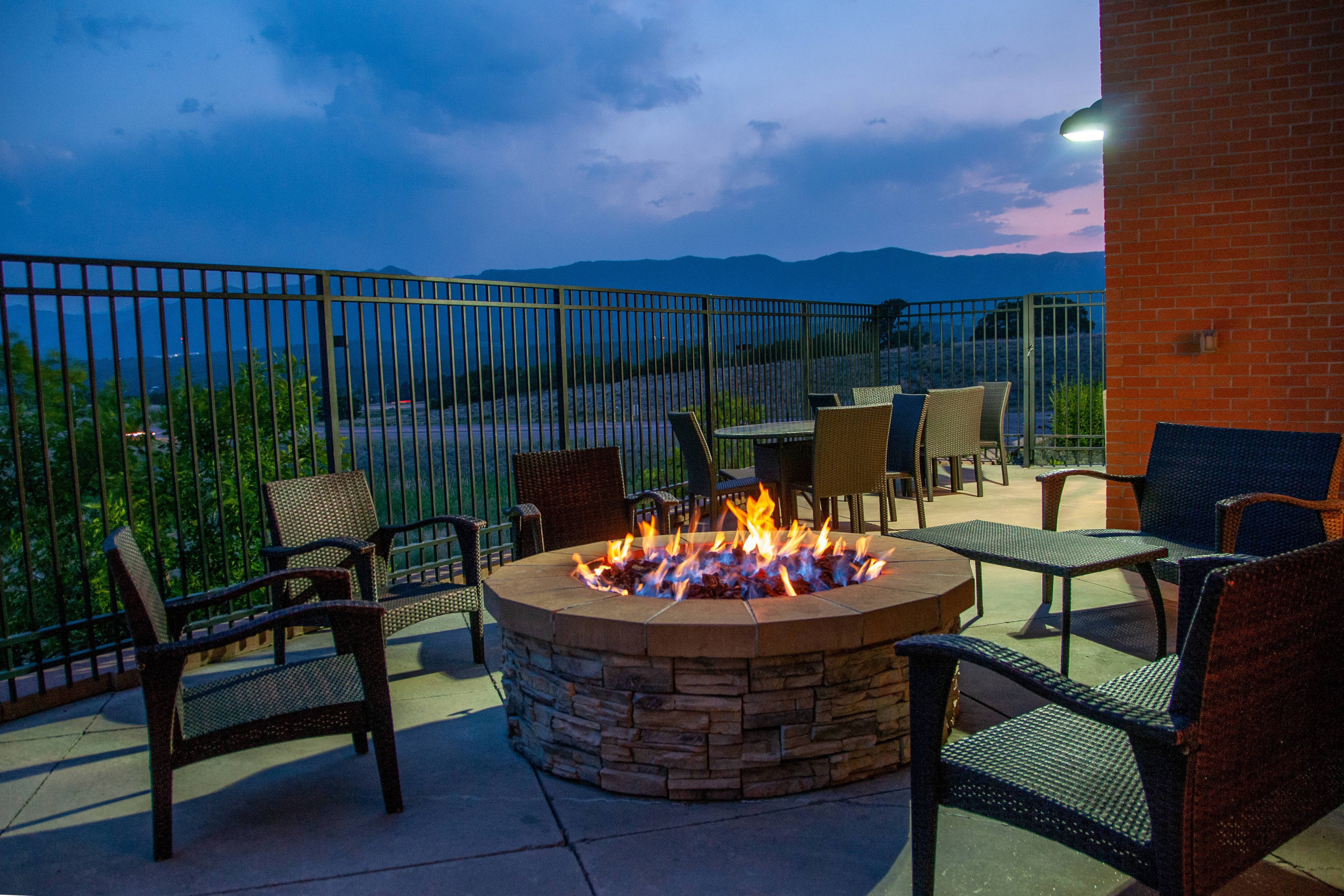 FAIRFIELD INN SUITES BY MARRIOTT COLORADO SPRINGS NORTH AIR FORCE   Patio Firepit 