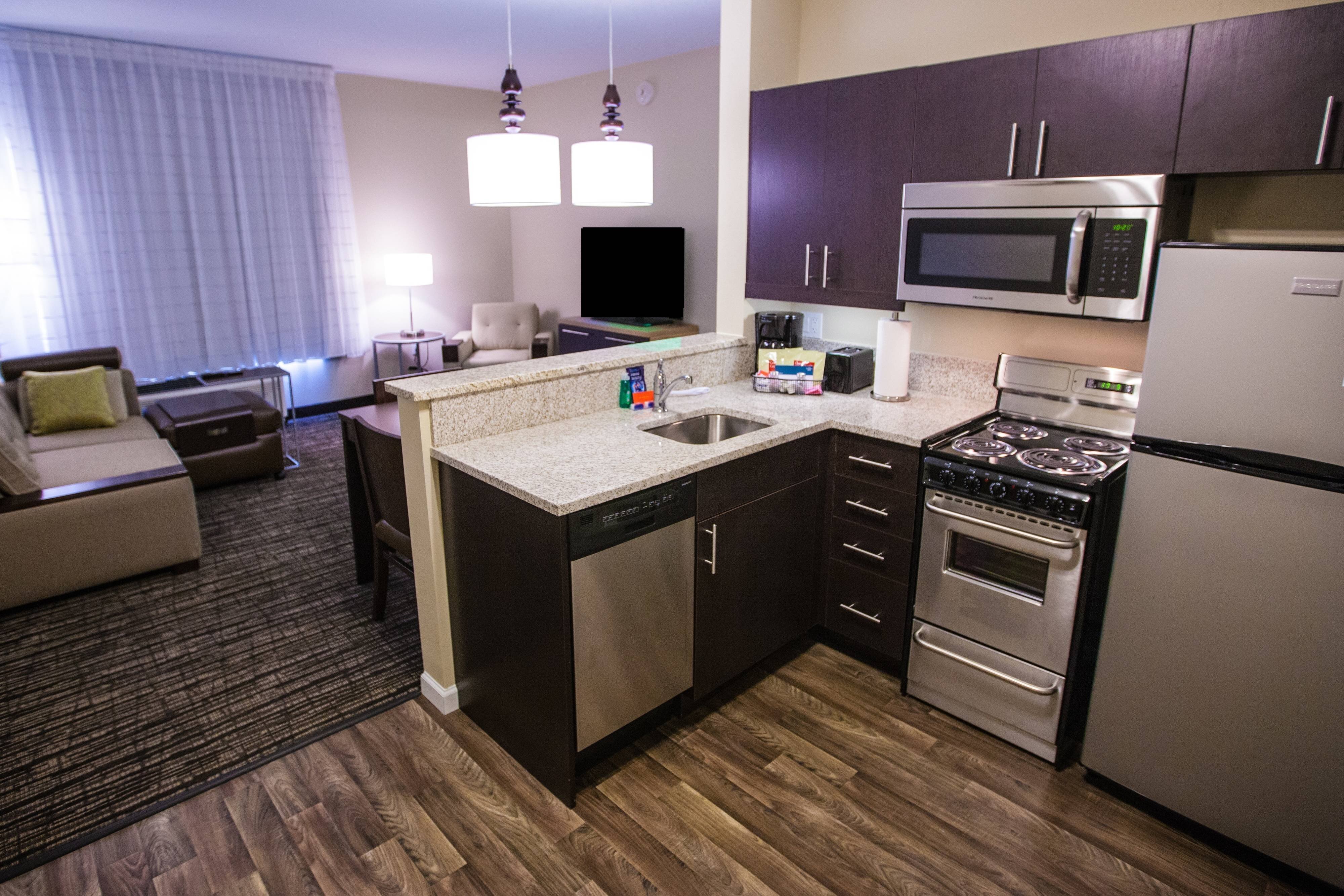 TOWNEPLACE SUITES BOYNTON BEACH Prezzi E Recensioni 2024   Two Bedroom Suite Kitchen 