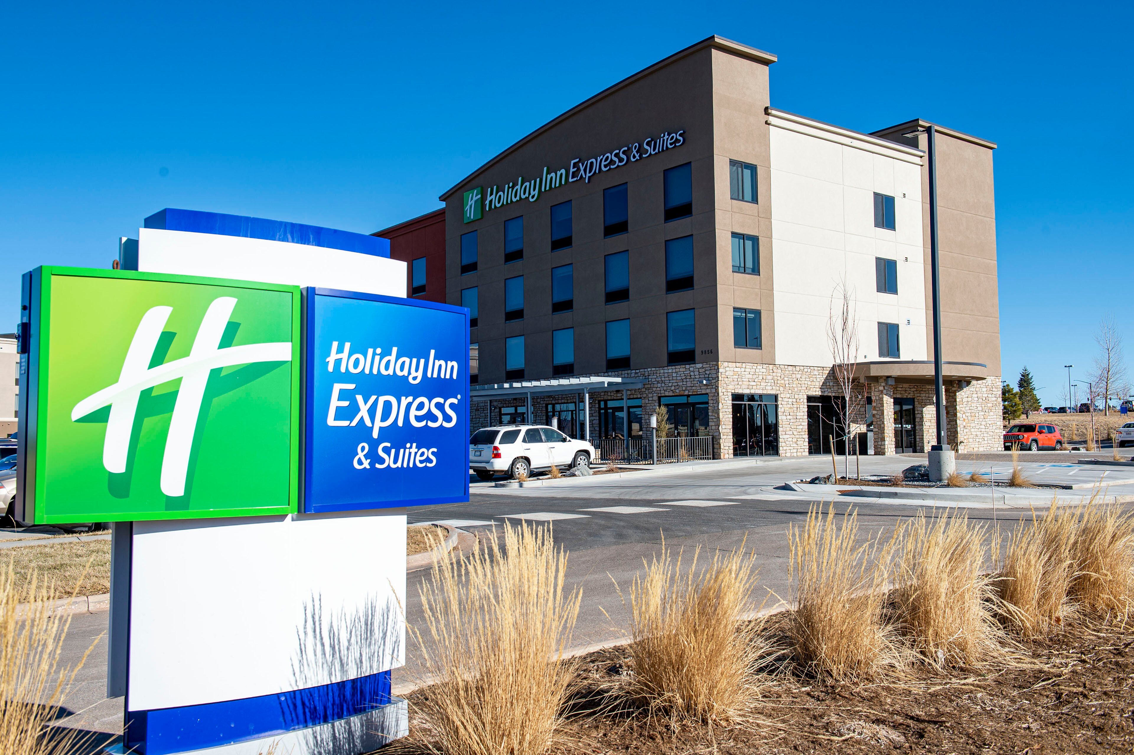 Holiday Inn Express Suites Colorado Springs Afa Northgate An IHG   Hotel Exterior 