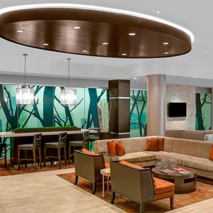 Lobby – Sitting Area & Communal Table