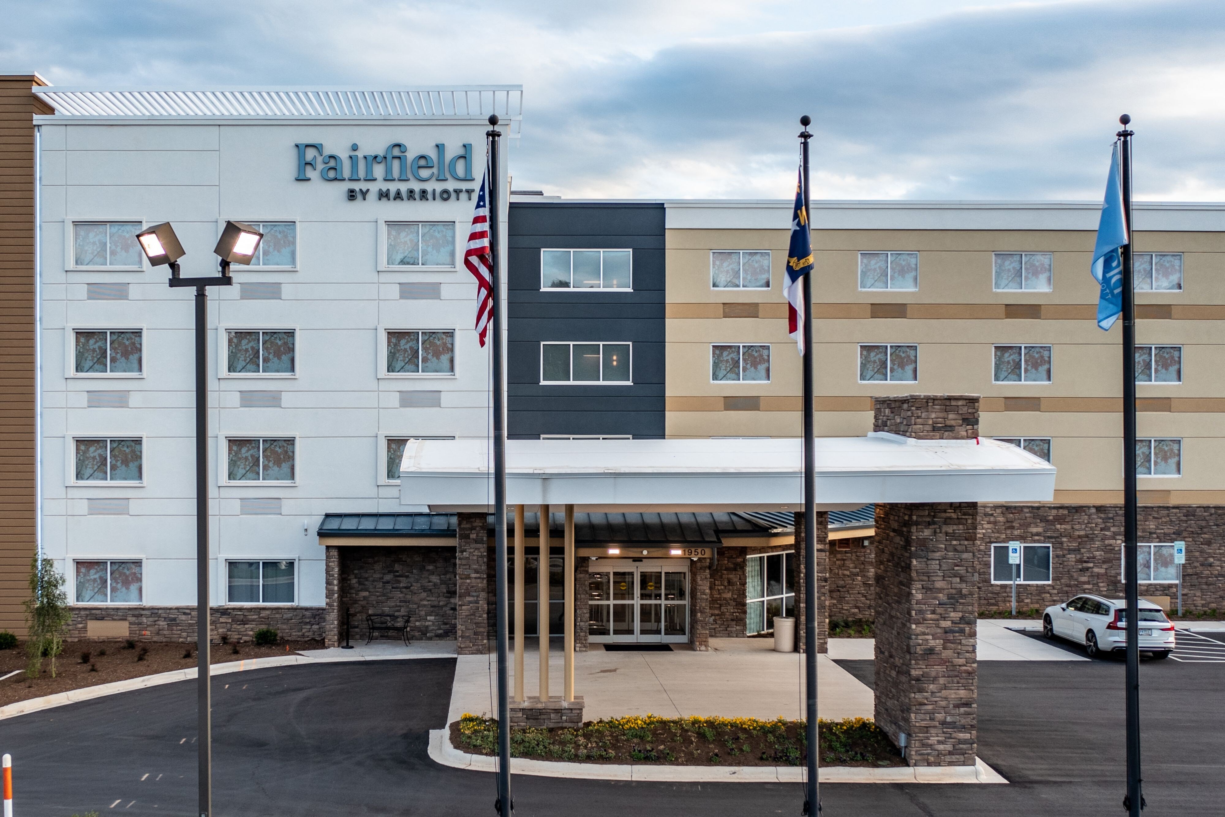 FAIRFIELD INN SUITES HICKORY Updated 2023 Reviews NC   Hotel Exterior 