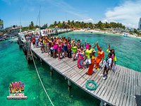 hip hop boat tour cancun