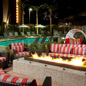 Outdoor Fire Pit & Seating Area