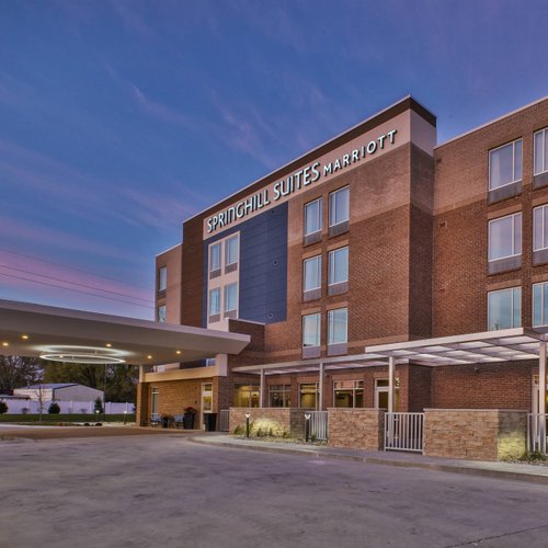 THE 10 BEST Benton Harbor Hotel Deals (Jul 2023) - Tripadvisor