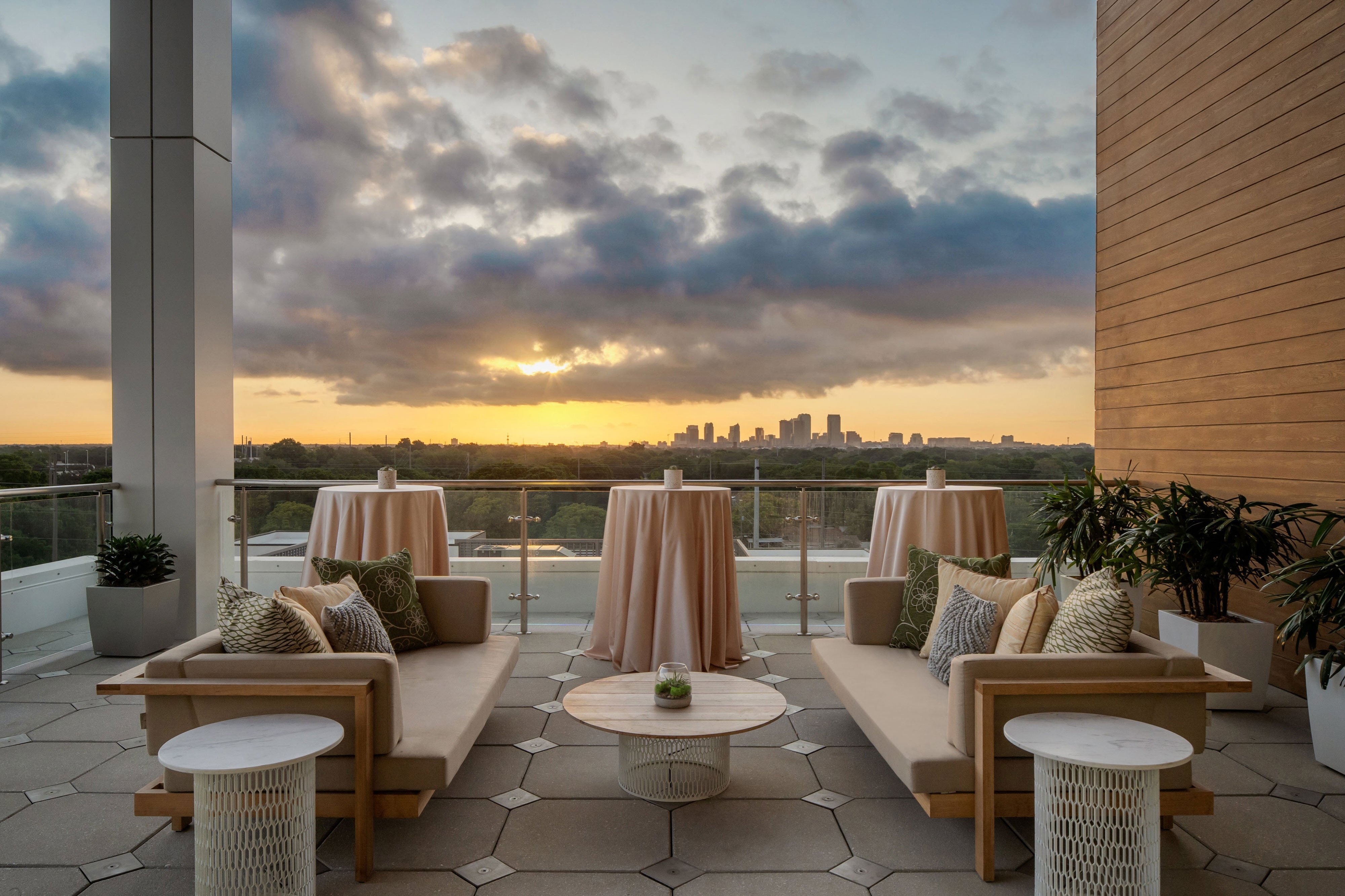 ELEMENT TAMPA MIDTOWN Updated 2023 Prices Hotel Reviews FL   Skydeck Prefunction Area 