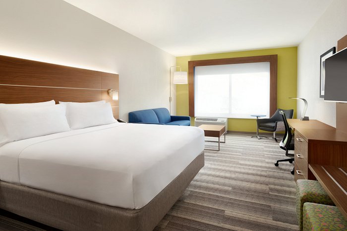 Holiday Inn Express Newport Guest Room & Suite Options