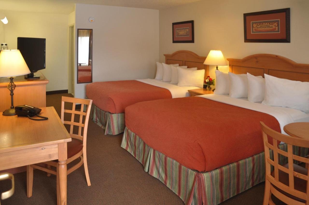 Hotel photo 4 of Cimarron Inn & Suites Klamath Falls.