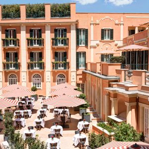 Hotel de la Ville - Courtyard