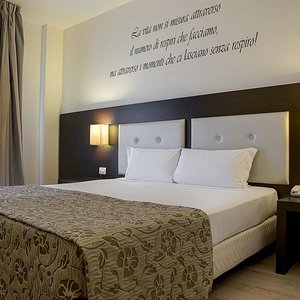 646723 Guest Room
