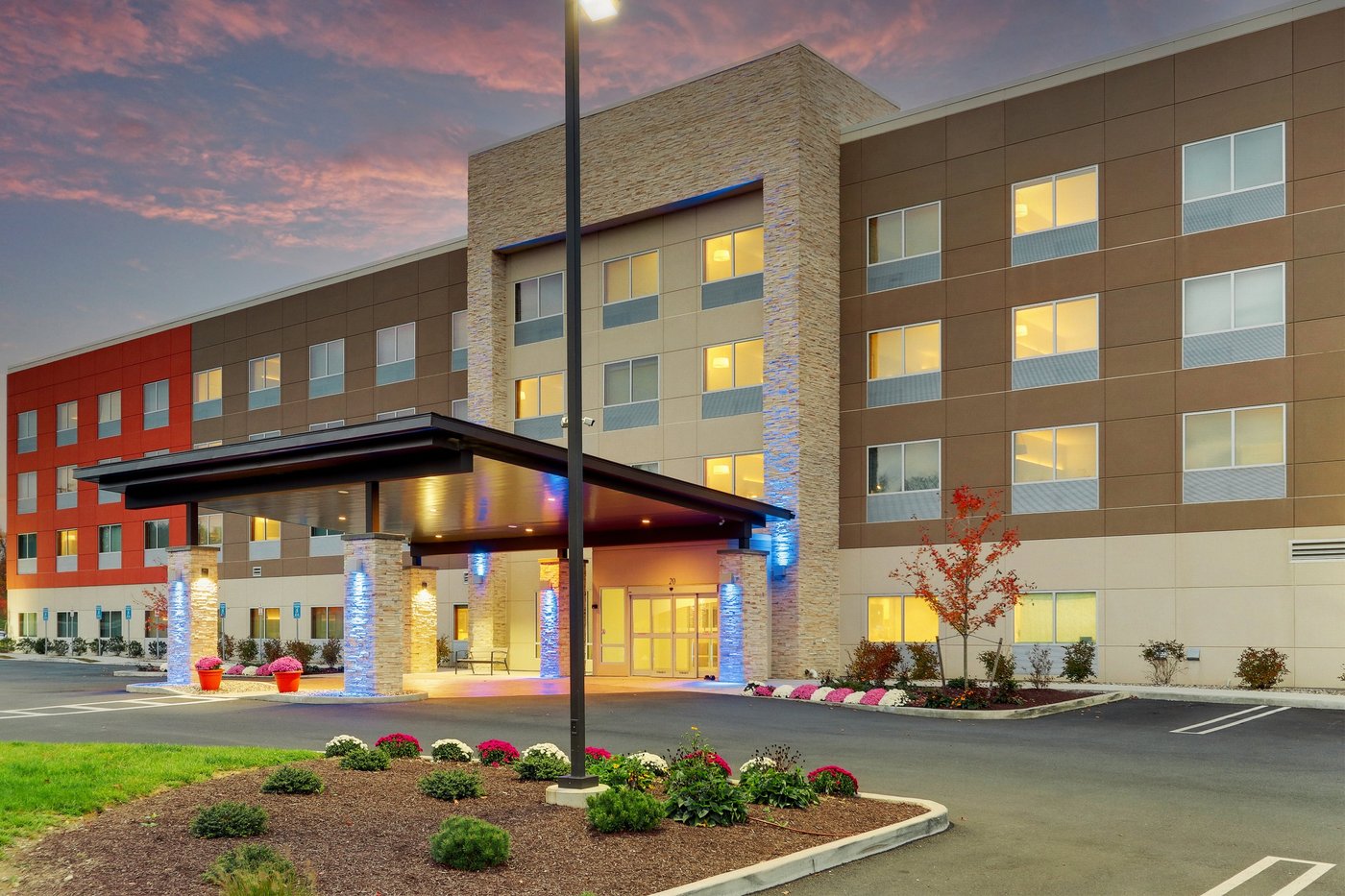 HOLIDAY INN EXPRESS & SUITES MIDDLETOWN - GOSHEN, AN IHG HOTEL $129 ...