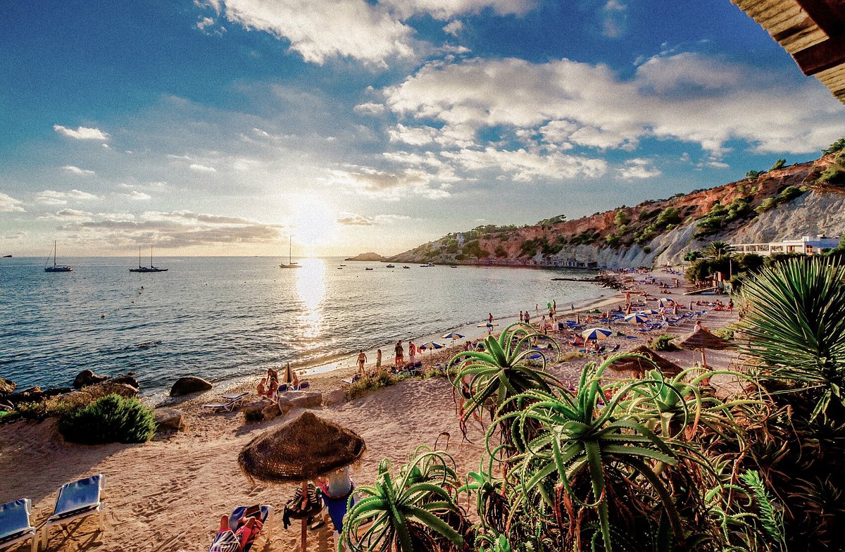 Ibiza, ouverte pour les vacances - Ibiza Travel