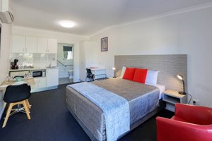 Room & Suite
