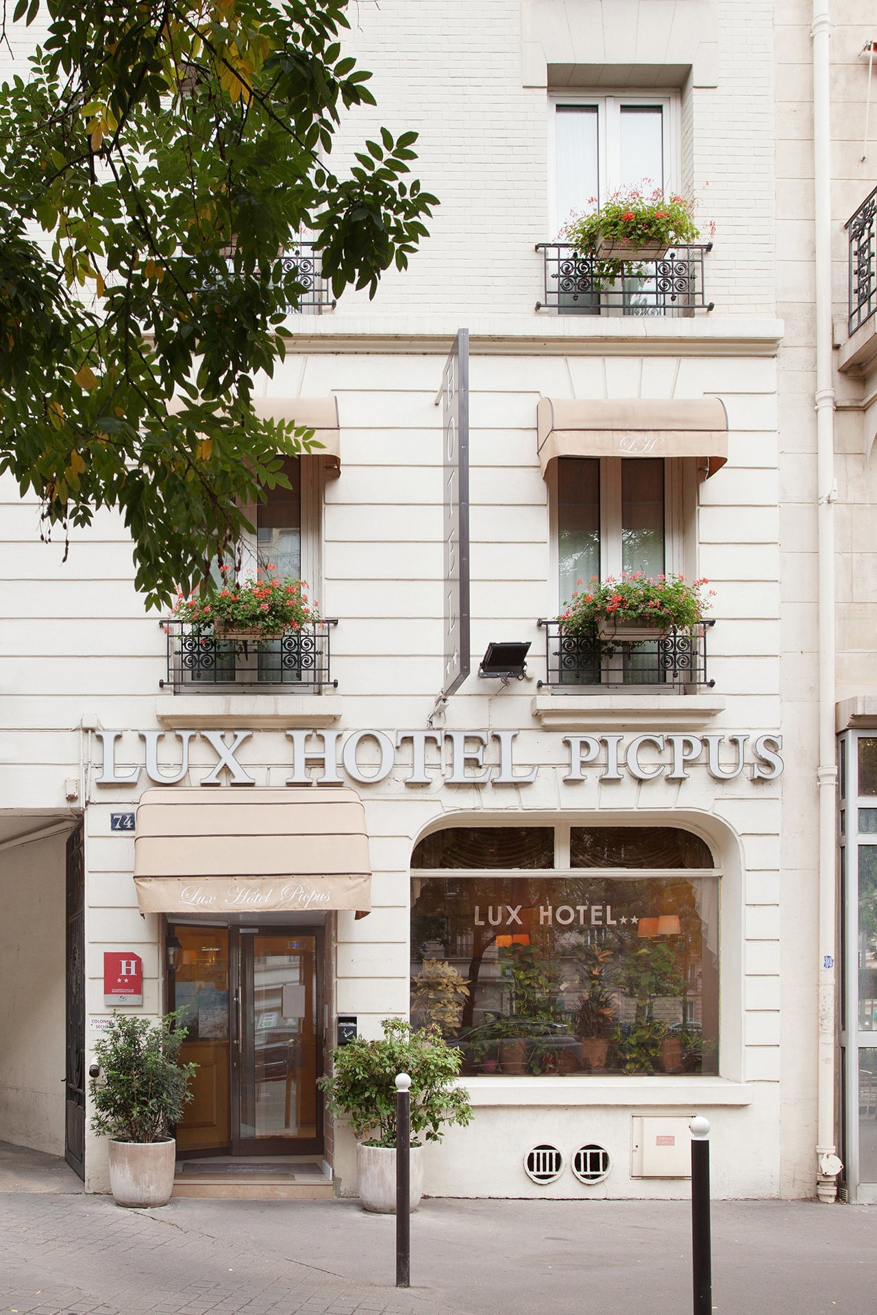 LUX HOTEL PICPUS $121 ($̶1̶9̶4̶) - Prices & Reviews - Paris, France