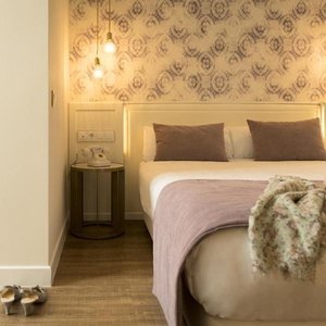 C73D26 Guest Room