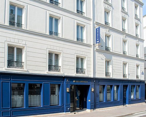 Porte vetements salle de bain - Maison sur Rue du Commerce