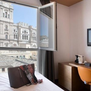 C73D21 Guest Room