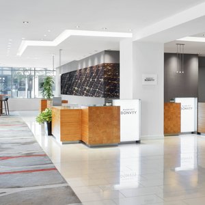 Lobby & Front Desk