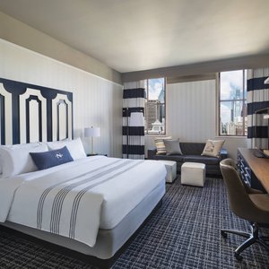 King Guest Room - City View