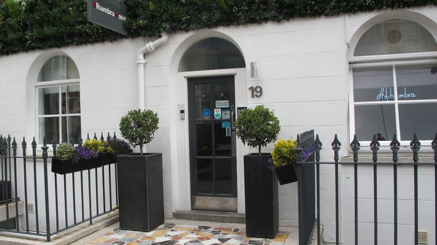 FRONT HOTEL ENTRANCE