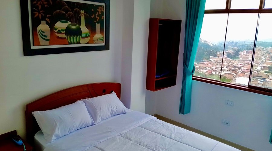 Habitaciones simple superior u matrimoniales , cuenta con una belleza paisajística observado desde nuestras habitaciones   donde los esperamos con la calidez y cordialidad que nos caracteriza.