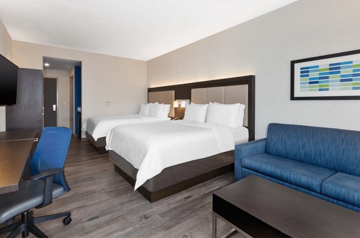 Holiday Inn Express Newport Guest Room & Suite Options