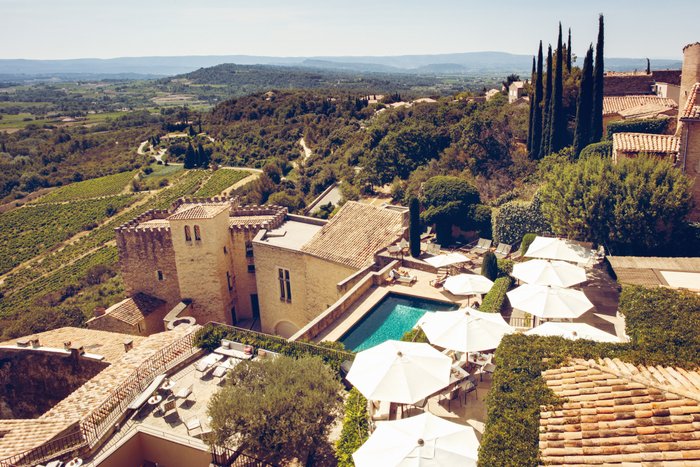 presentation hotel crillon le brave