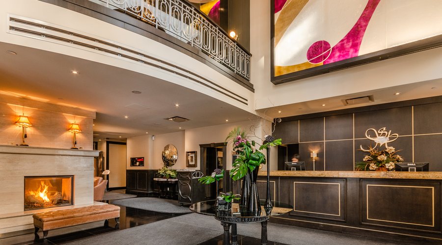 Hotel Lobby 