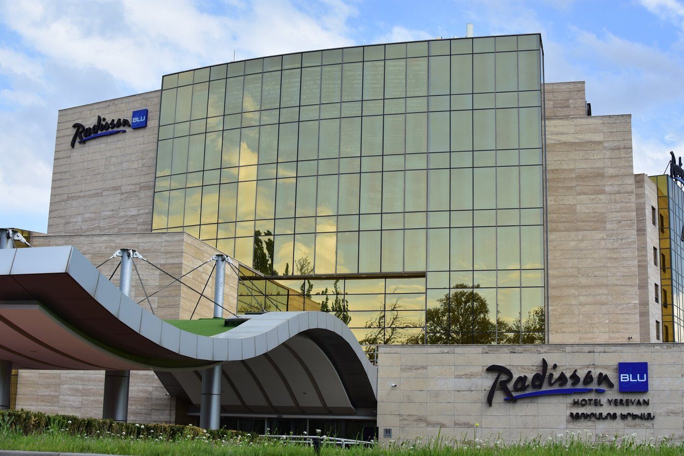 radisson blu hotel yerevan prices