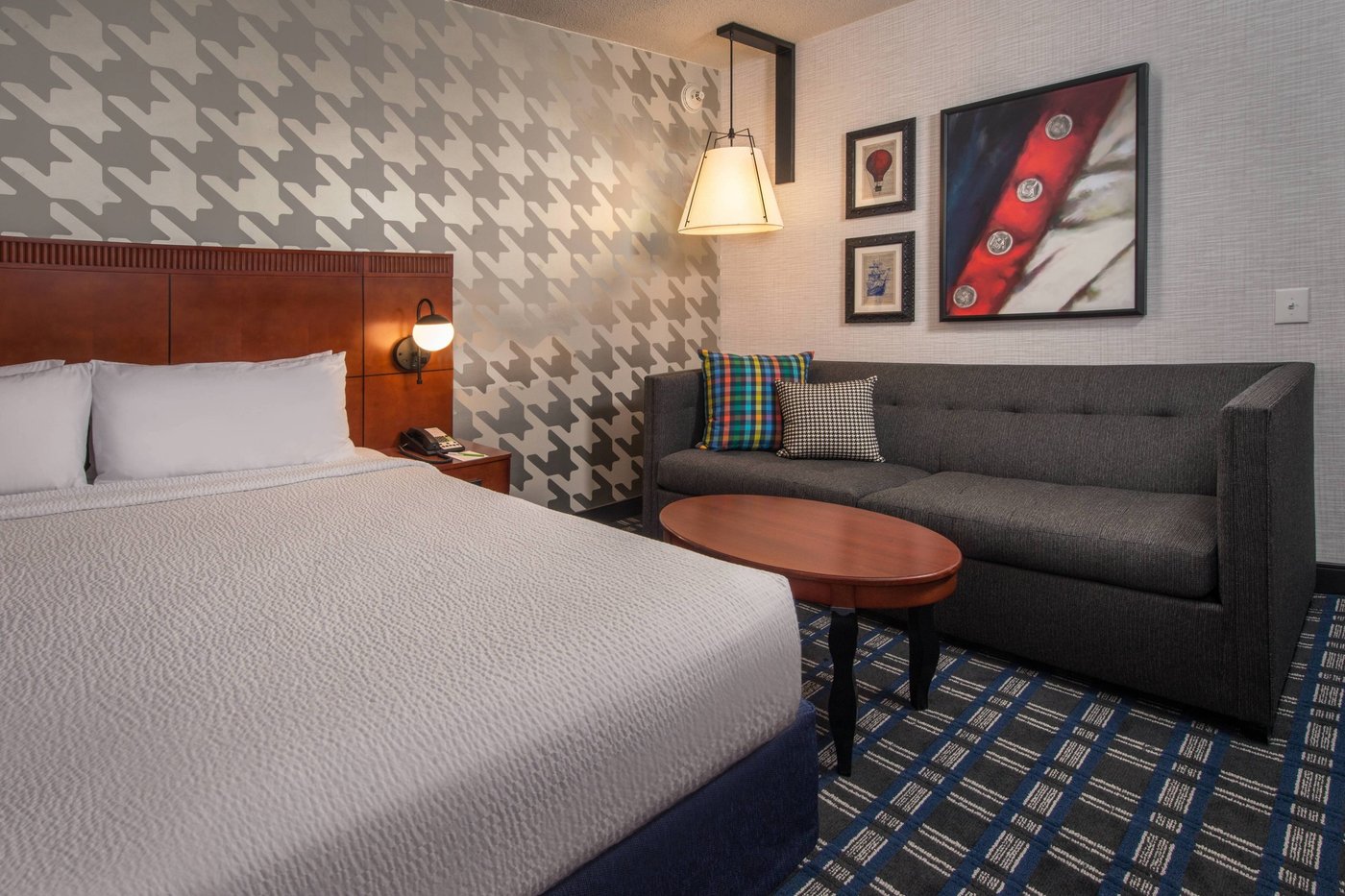 Courtyard by Marriott Arlington Crystal City/Reagan National - hotel rooms