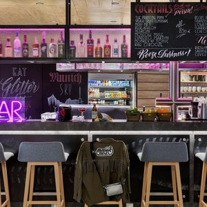 Day Bar