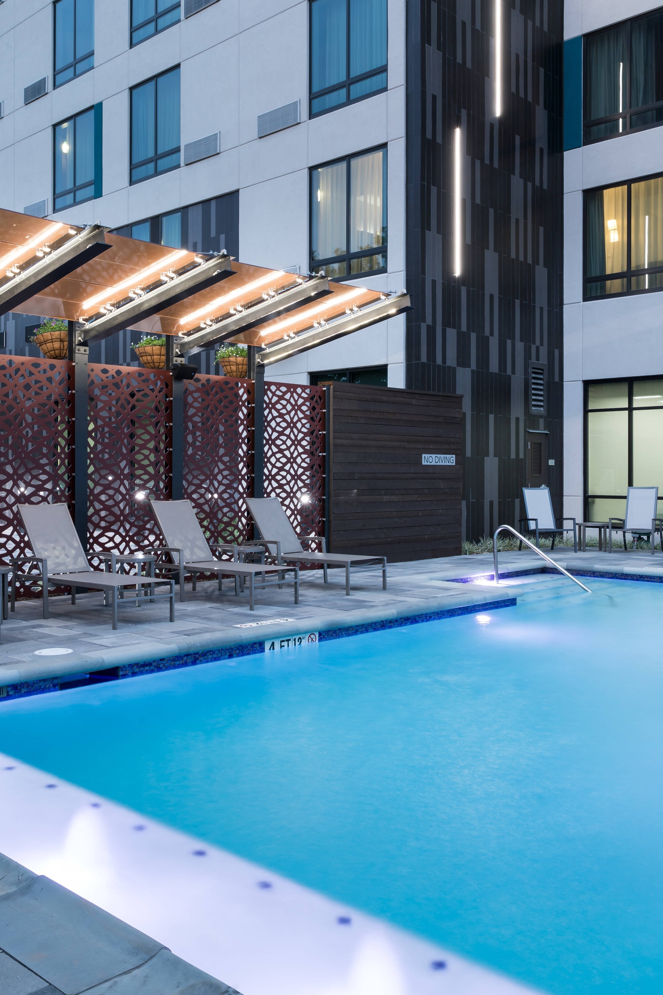 Courtyard Houston Heights/I-10 Pool Pictures & Reviews - Tripadvisor