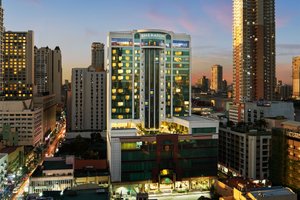 Sheraton Manila Bay in Luzon
