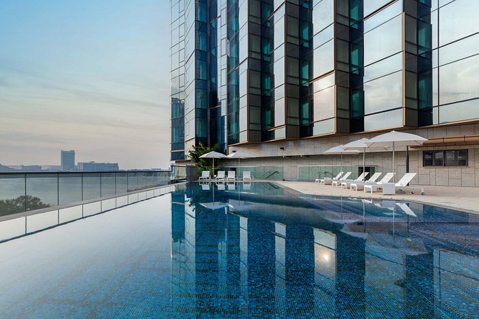 Sheraton Hong Kong Tung Chung Hotel Pool Pictures & Reviews - Tripadvisor