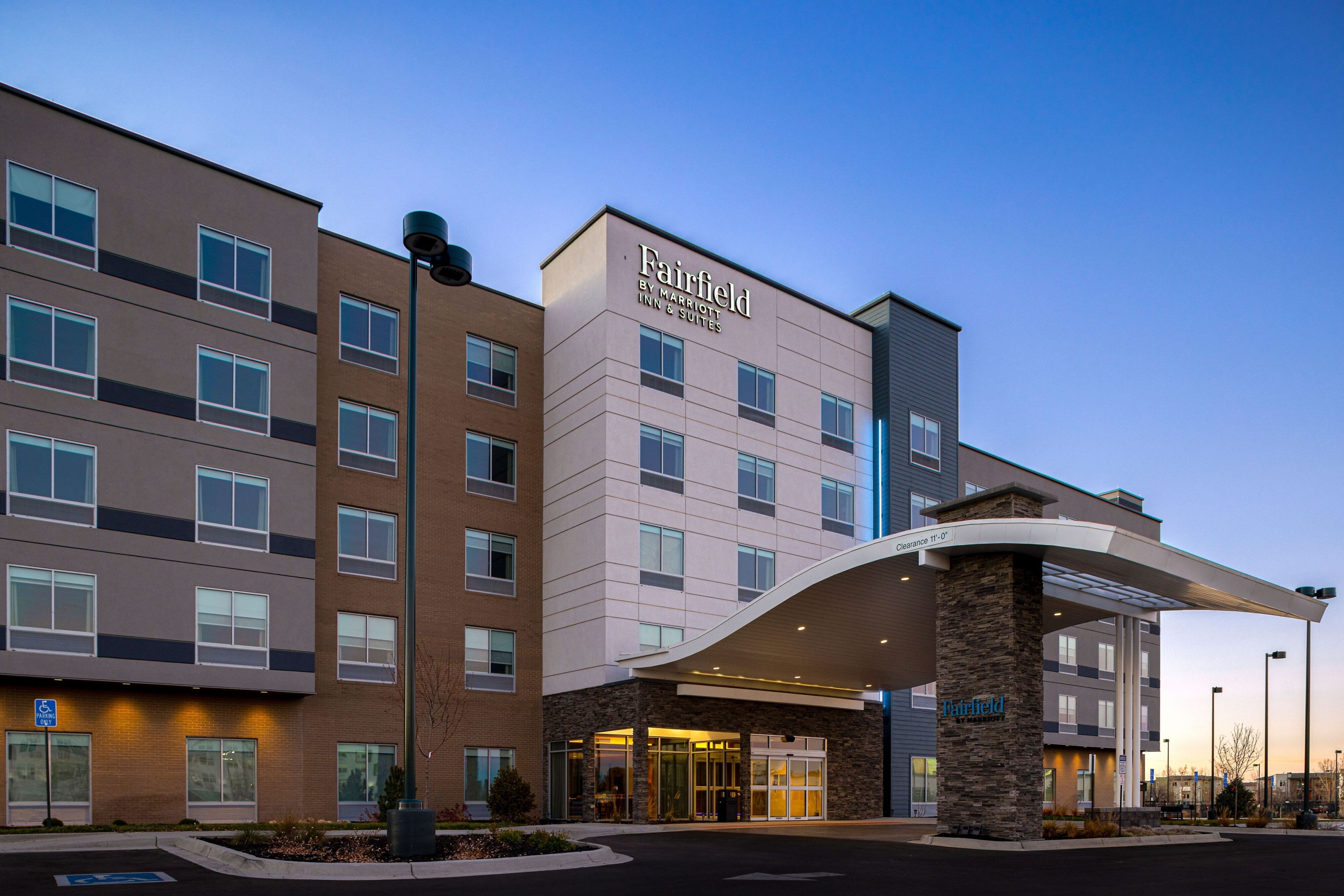 FAIRFIELD INN SUITES BY MARRIOTT DENVER AIRPORT AT GATEWAY PARK 107   Property Entrance 