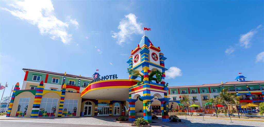 Legoland store member hotel