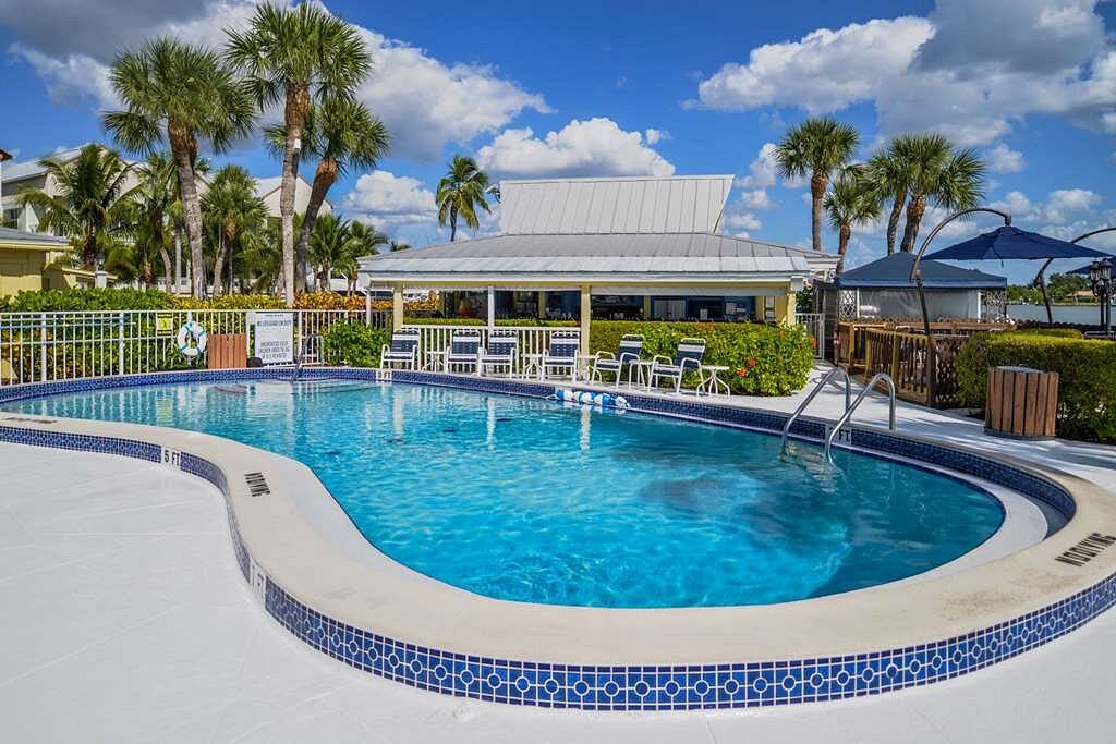 CHARTER CLUB RESORT NAPLES BAY - Updated 2024 Prices & Hotel